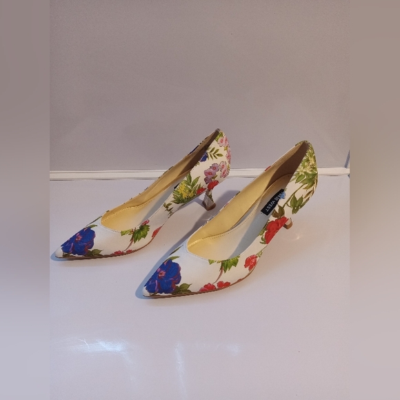 Nine West Ariella 2 pump in the Blue Bouquet Floral Multi color Size 6‎ - Picture 5 of 6